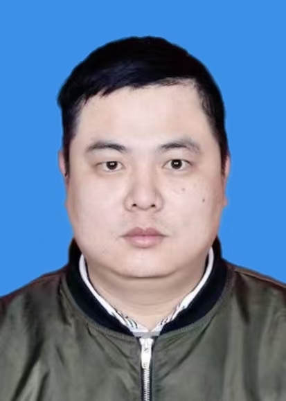 施伟贤