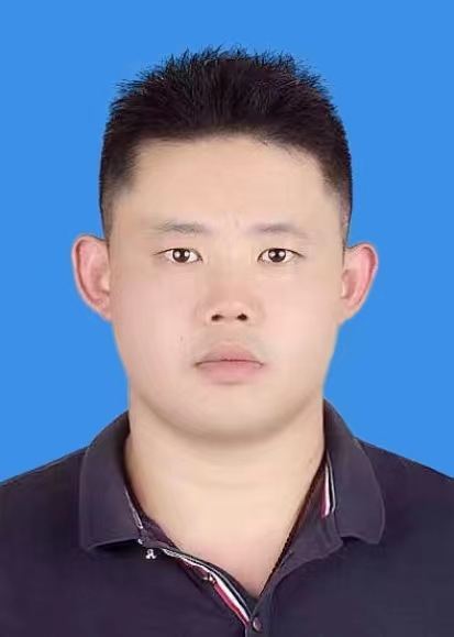 屈东