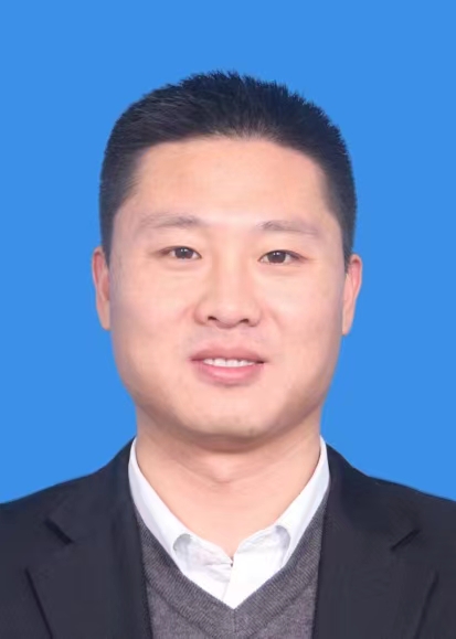 李亚伟