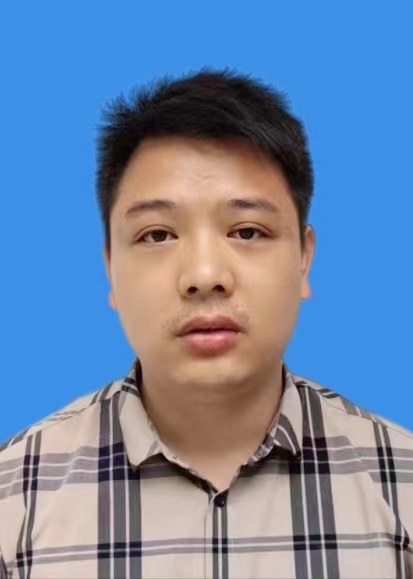 龚利