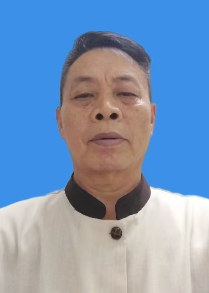 何磊