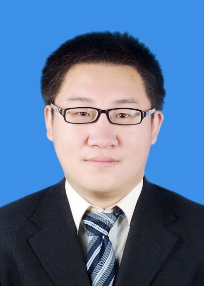  候忠峰
