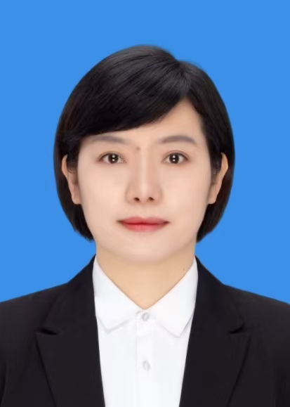侯风英