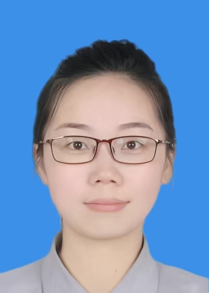 劳春英