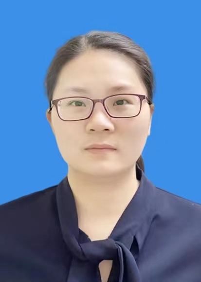 周李婷 