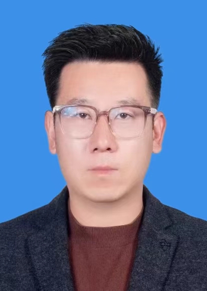 夏斐
