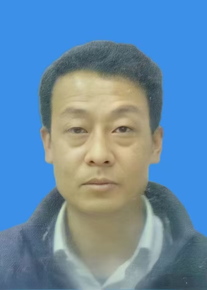 尹显文