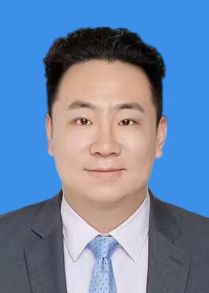 岳超