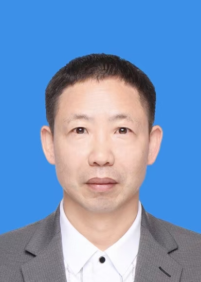张华伟