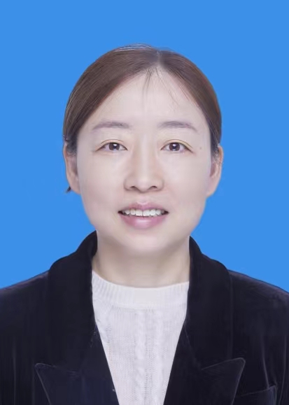 张梅英