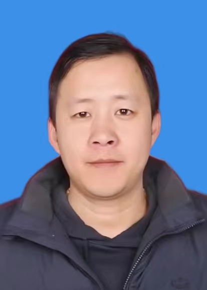 李亮