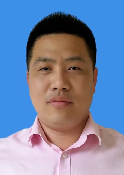 李成明