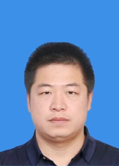 李海龙