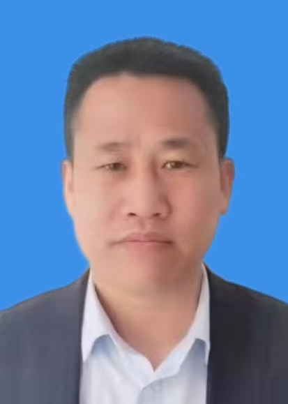 李育富