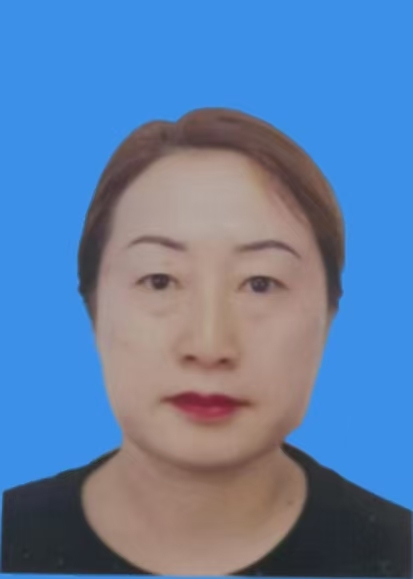 李霞