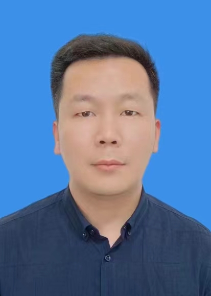 梁直飞