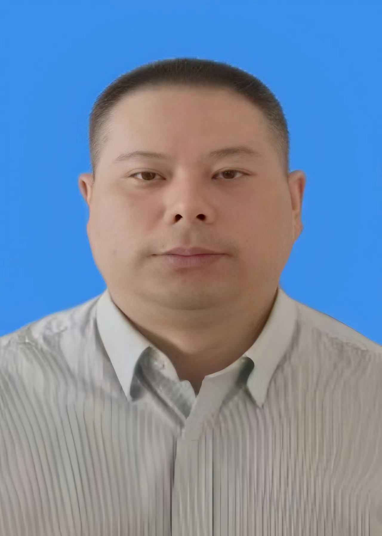 梅坤鹏