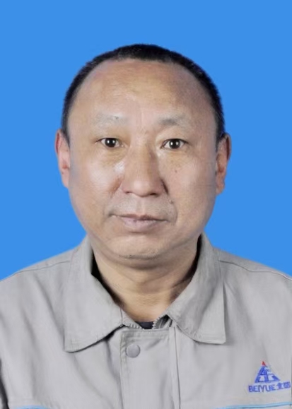 王明亮