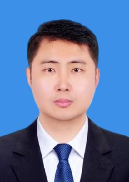 王磊