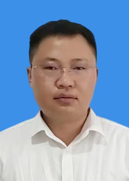 王震