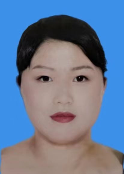 王霞
