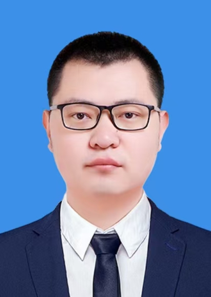 逯龙飞