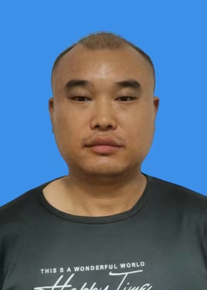 邬佳