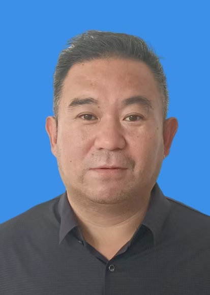 顾建华