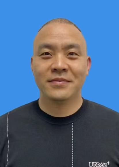 黄亮