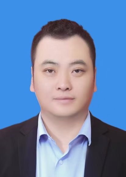 黄华平