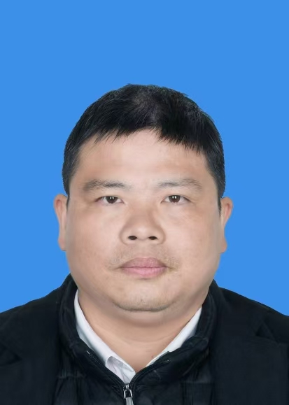 黄国飞 