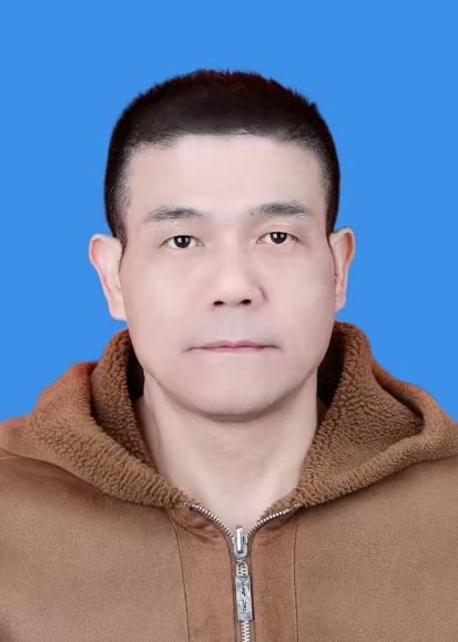 周萍伟