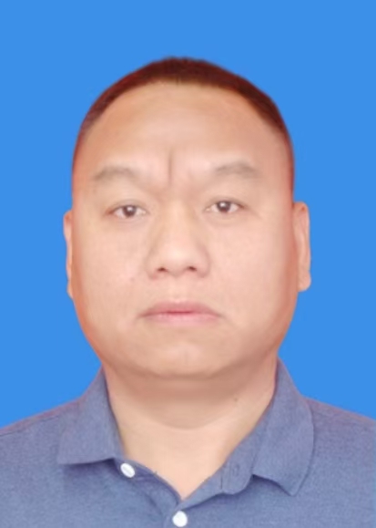 曾维成