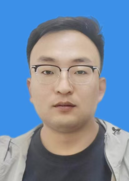 李伟
