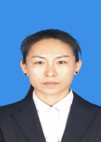 李侠