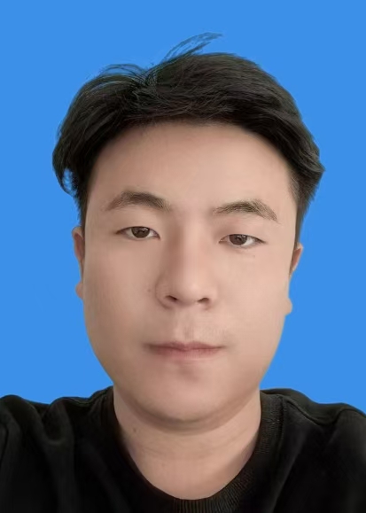 李文龙