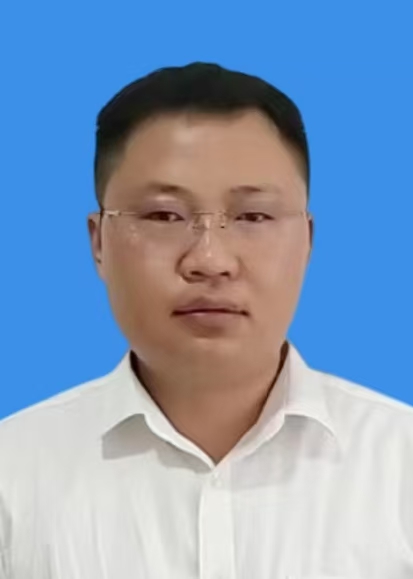王震