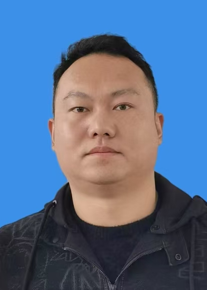 秦俊