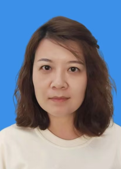 伍莹