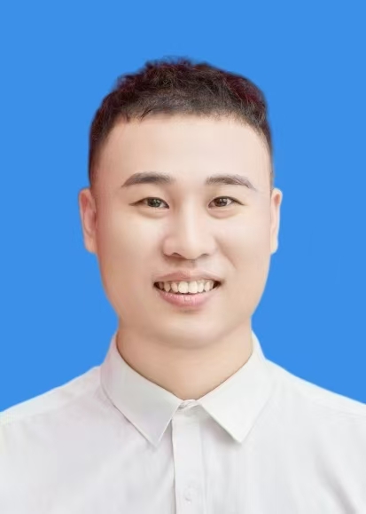 何斌