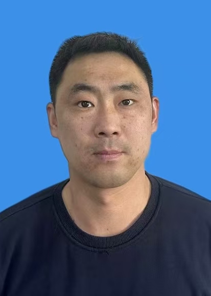 何鹏