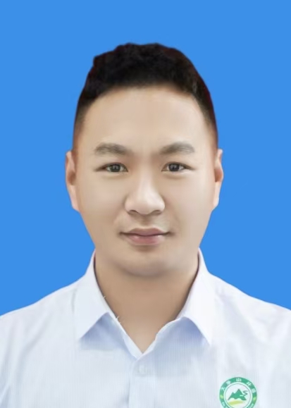 余郑欣