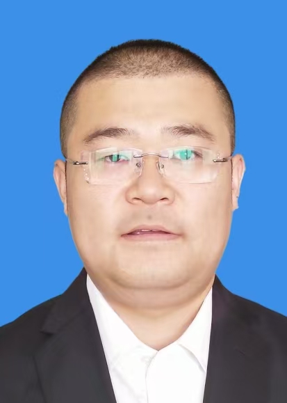 侯小波