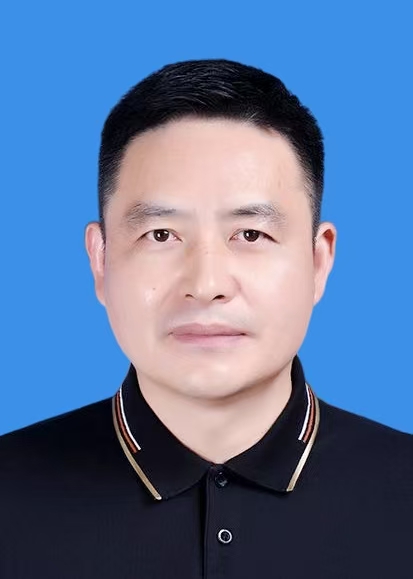 尹俊