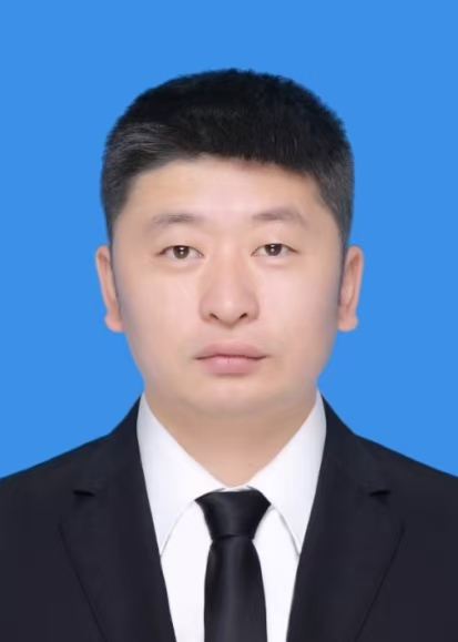 尹胜龙