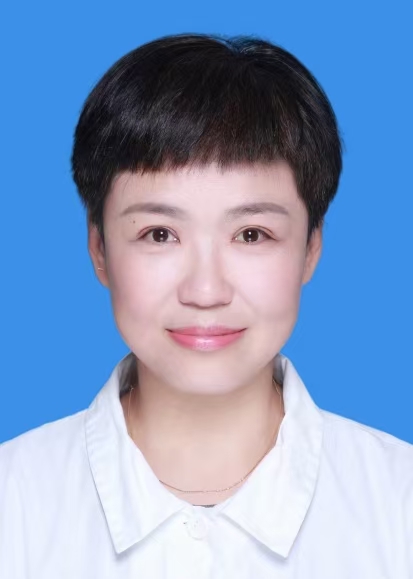 张芸
