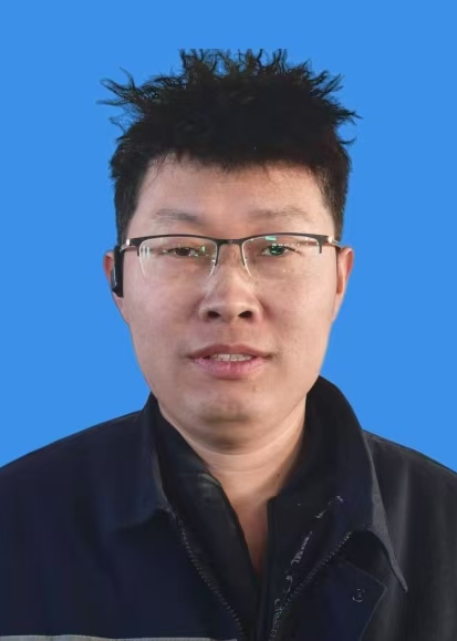 揣艳龙