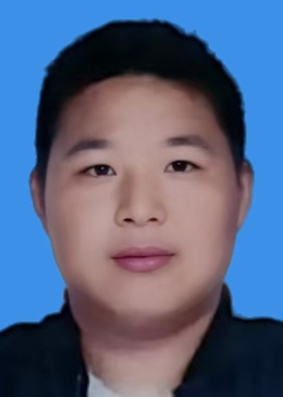 李亮