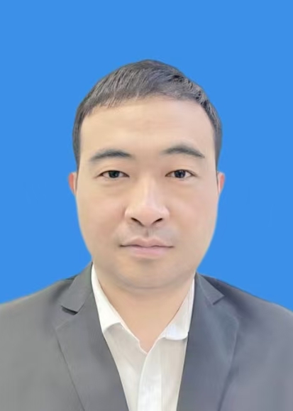李伟