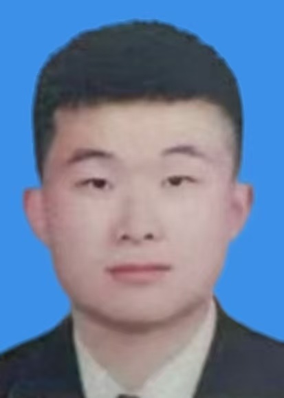 李伦